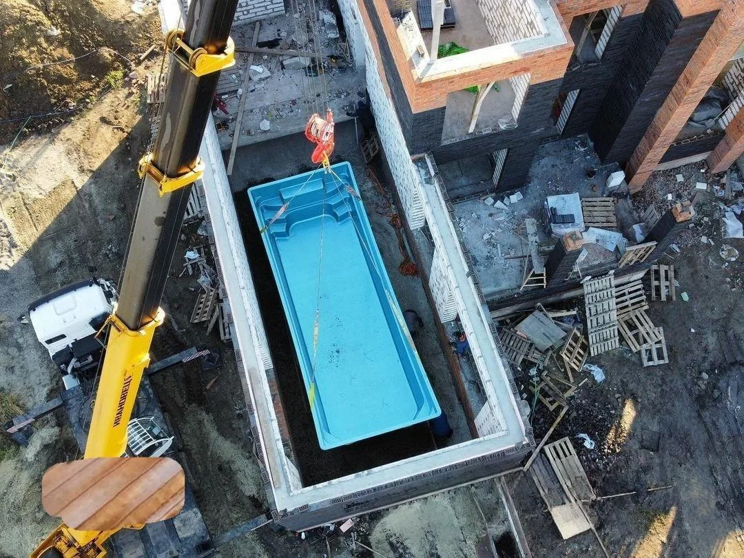 Laguna 9 — зона отдыха у бассейна в Челябинске